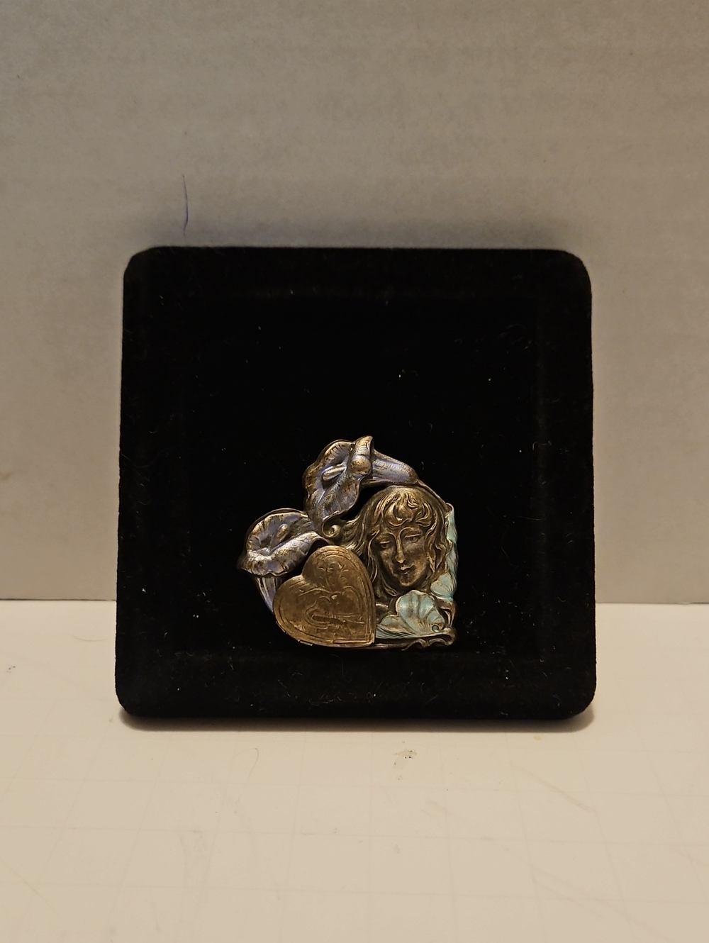 Vintage-Inspired Woman and Heart Brooch in Mixed Metal Tones